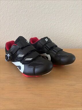 Peloton cycling shoes with cleats
